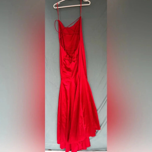 EUC Mac Duggal Ieena 26268 Strappy Lace-Up Back Column Gown, Red, 12 - Picture 2 of 8